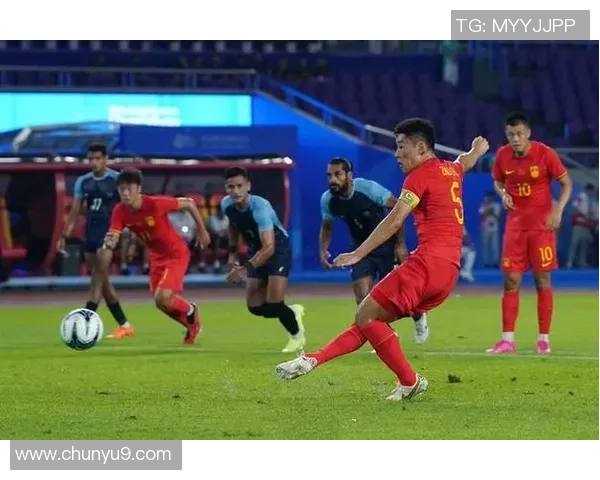 中国足球对阵印度错失空门的球员究竟是谁引发热议